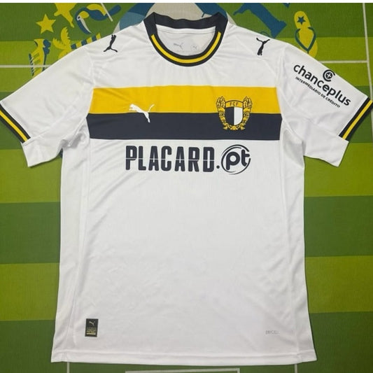 Equipamento Famalicão 25-26